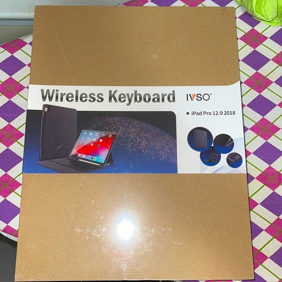 Brand new never opened Black Wireless Keyboard for iPad Pro 2018 - Picture 1 of 4